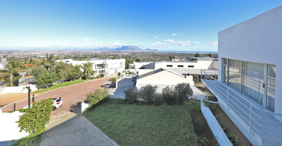 5 Bedroom Property for Sale in Plattekloof Western Cape
